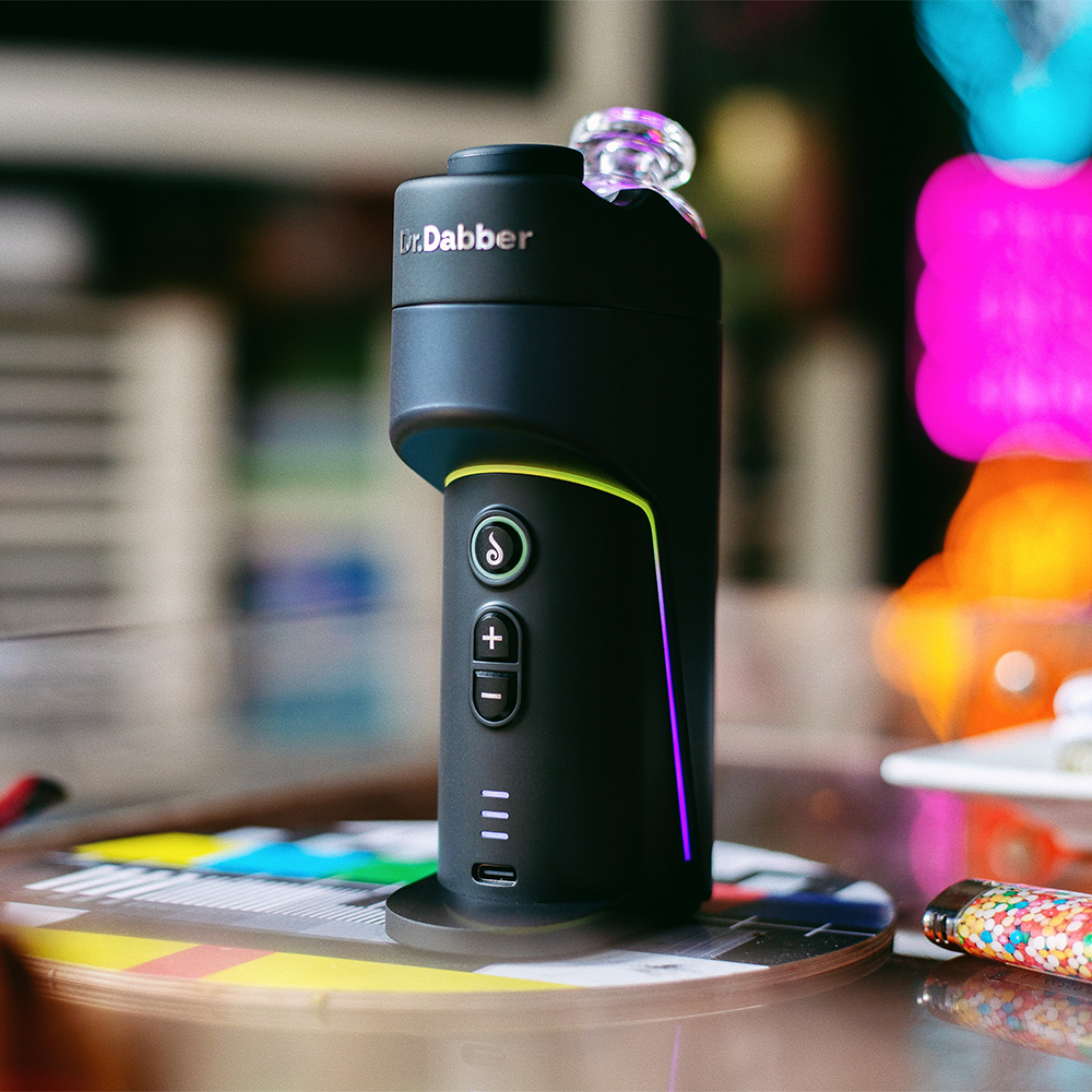 Dr. Dabber Switch GO™ eRig | Lifestyle | Front View