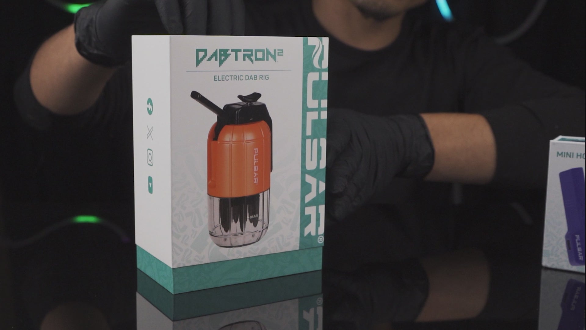 Load video: dabtron-2-electric-dab-rig-promo-video