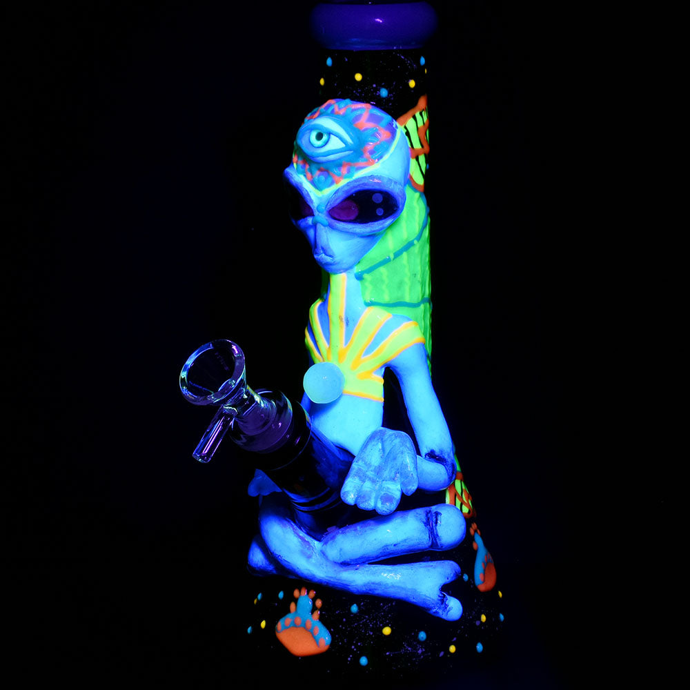 Pulsar Psychedelic Alien Beaker Bong | Glow In The Dark
